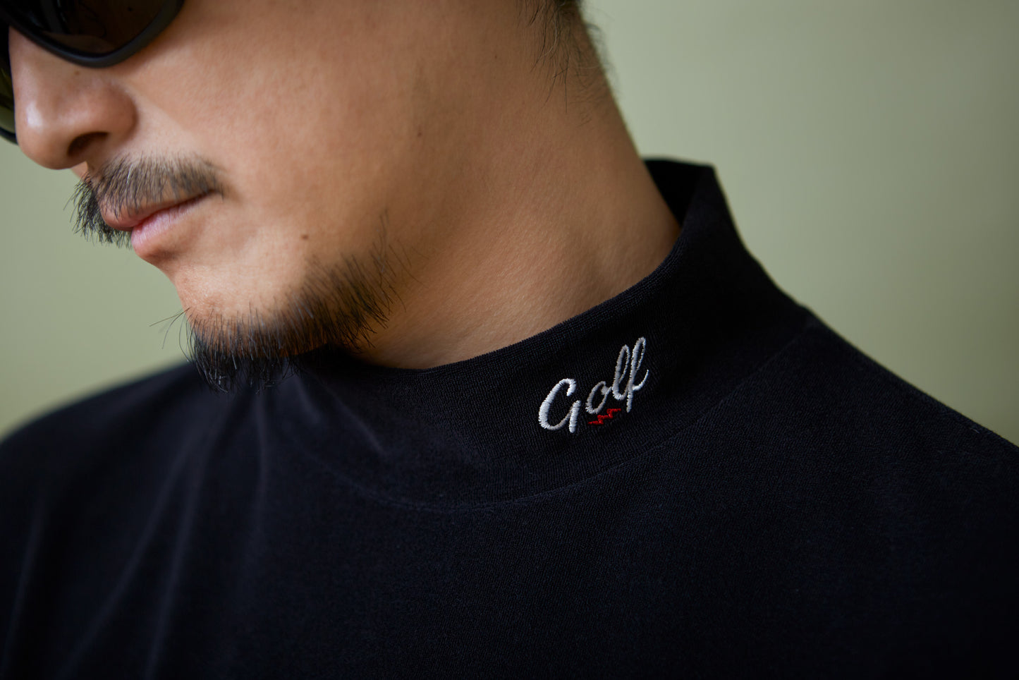 SIDEWAY VOLT PILE MOCK NECK S/S TEE - BLACK