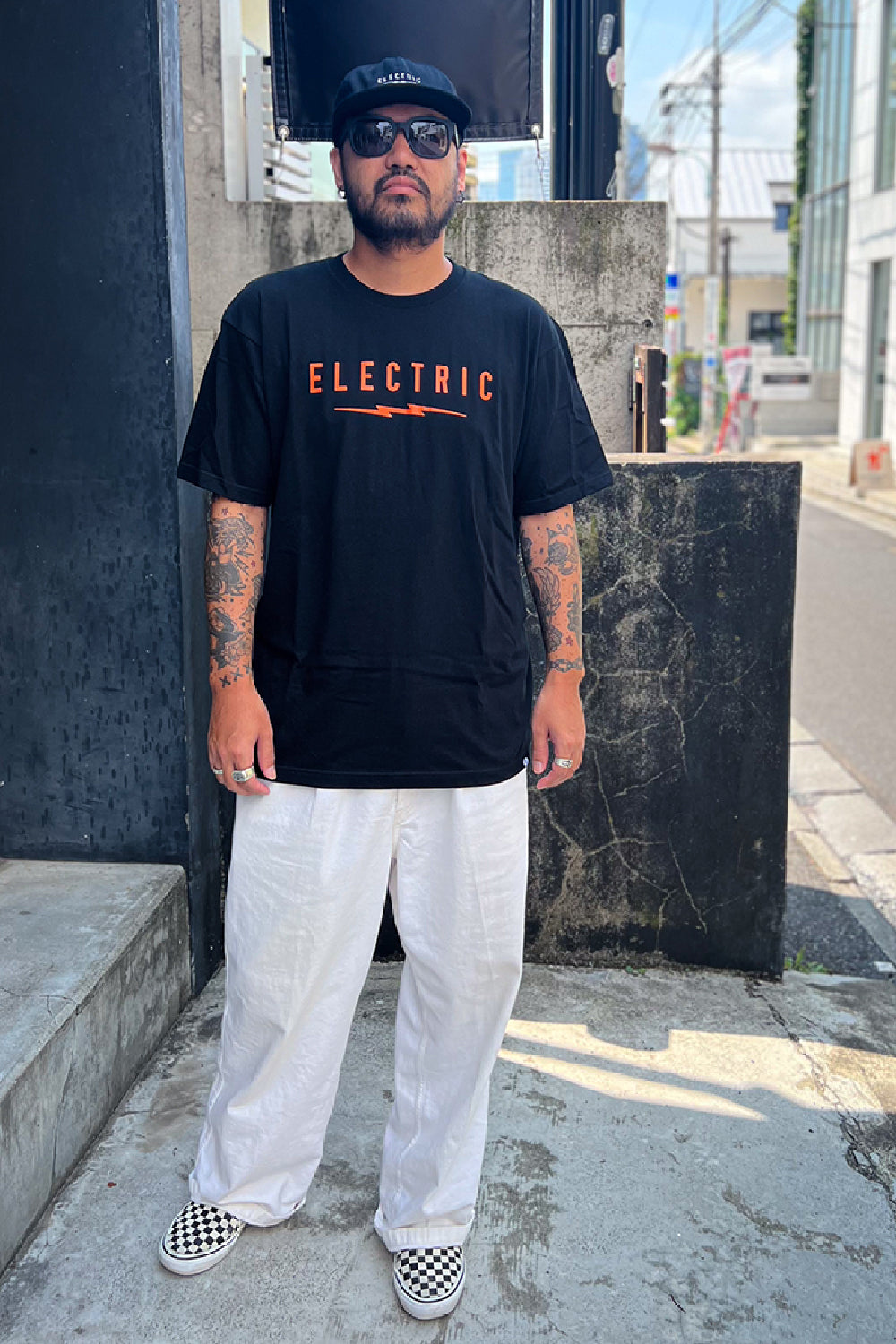 UNDERVOLT S/S TEE - BLACK/ORANGE