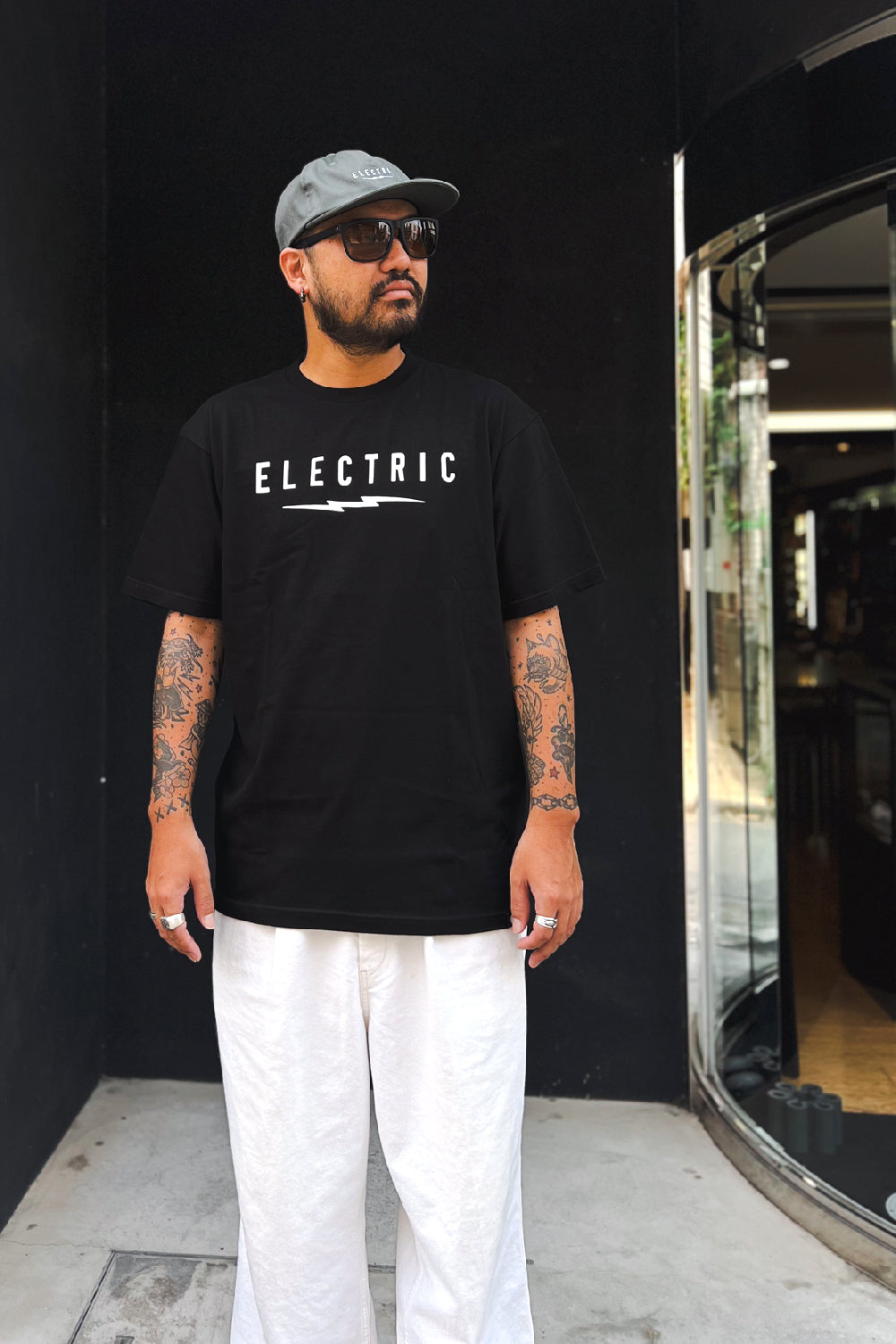 UNDERVOLT S/S TEE - BLACK